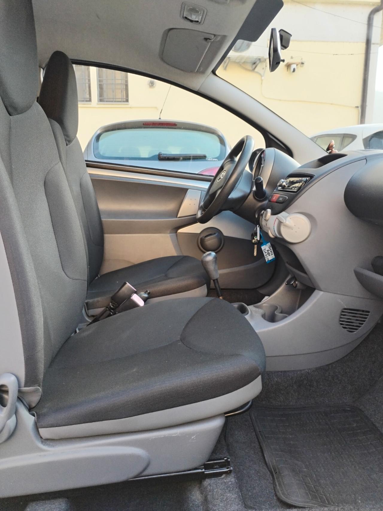 Toyota Aygo 1.0 12V VVT-i 3 porte Sol