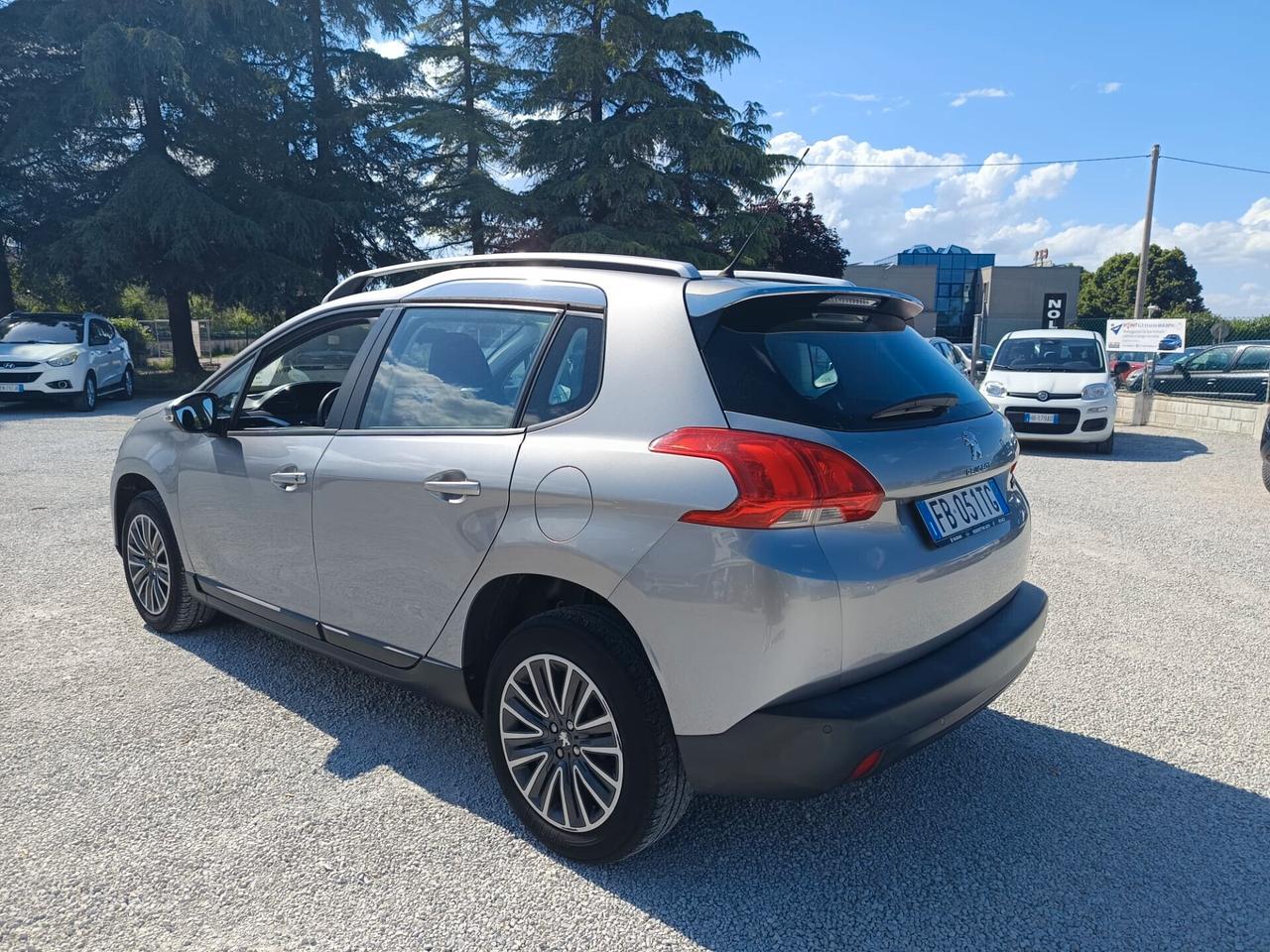 Peugeot 2008 PureTech 82 Allure Tua a 119€/mese