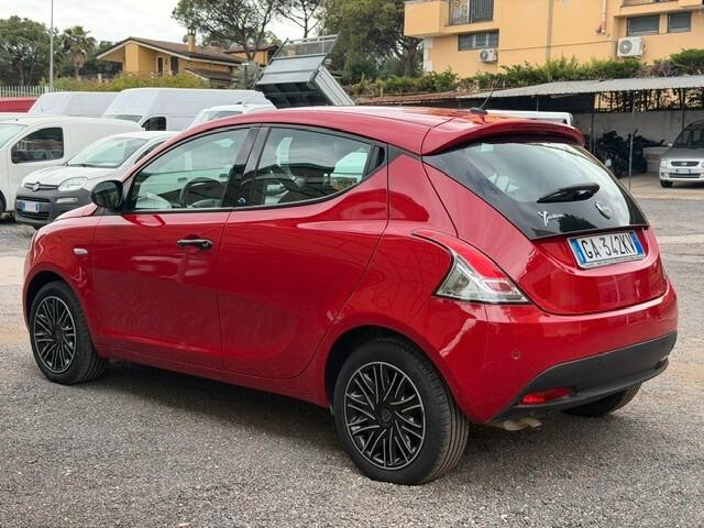 Lancia Ypsilon 1.2 69 CV 5 porte GPL Ecochic Elefantino Blu