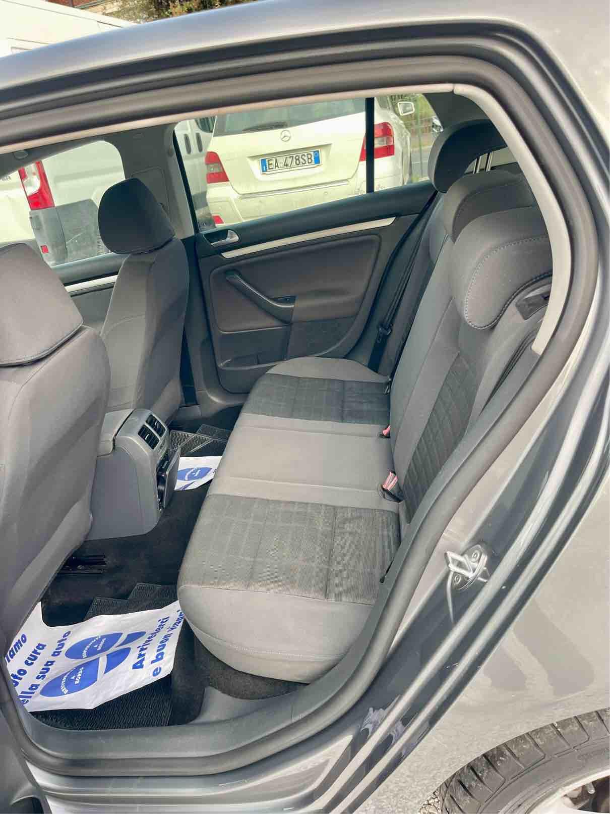 VOLKSWAGEN GOLF V - COMFORTLINE