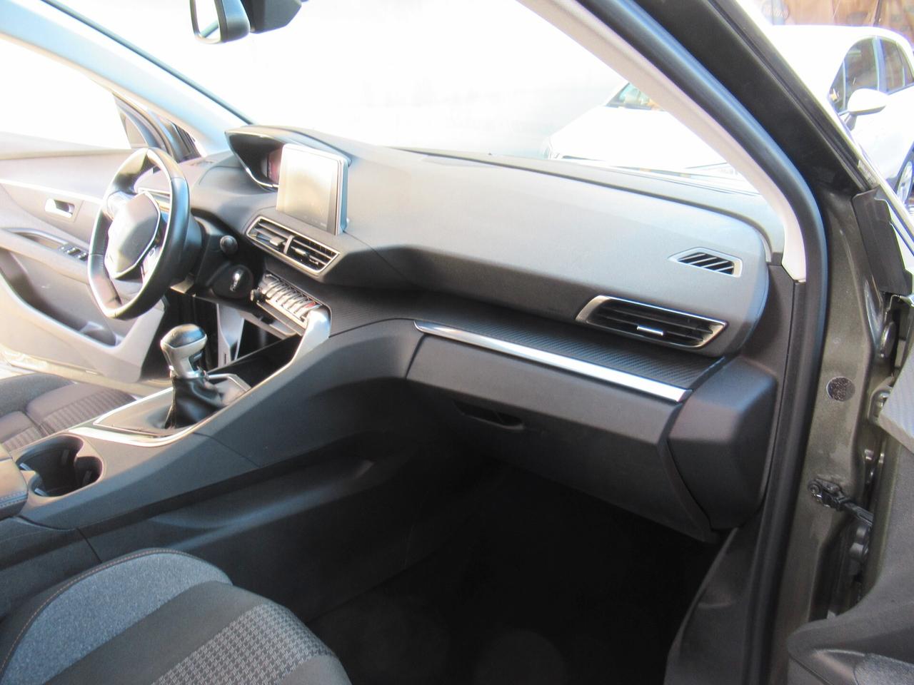 Peugeot 3008 BlueHDi 130 S&S Business