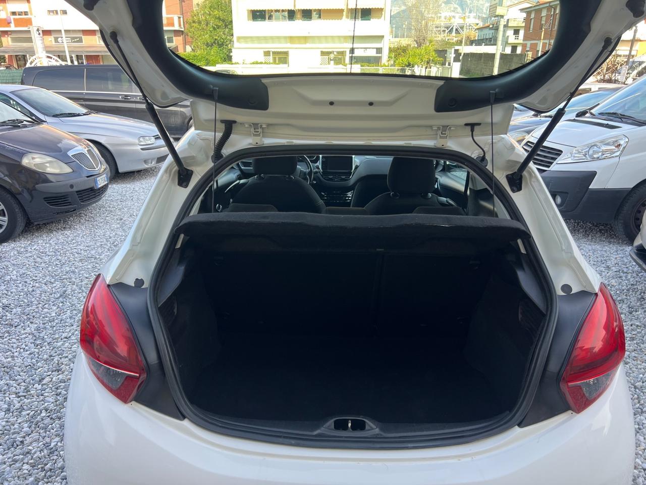 Peugeot 208 PureTech 82 3 porte Allure