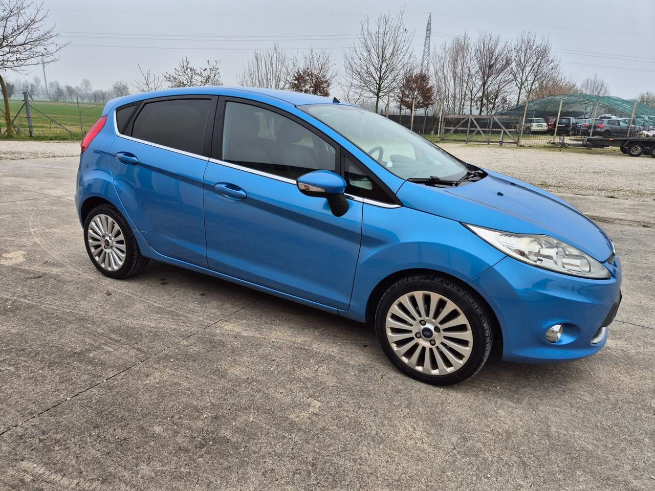 Ford Fiesta 1.6 TDCi 90CV DPF Titanium neopatentati