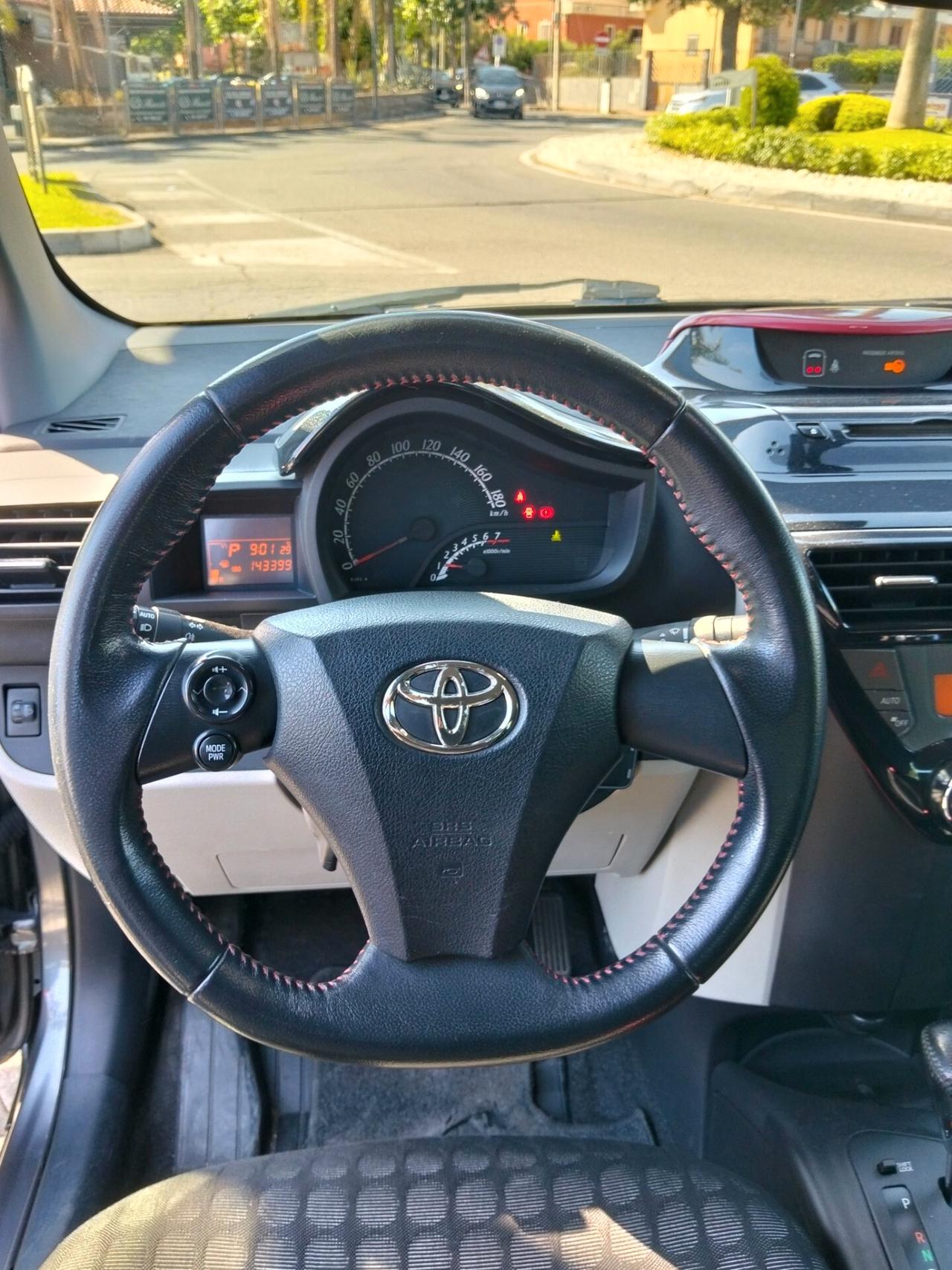 Toyota iQ 1.0 CVT Trend