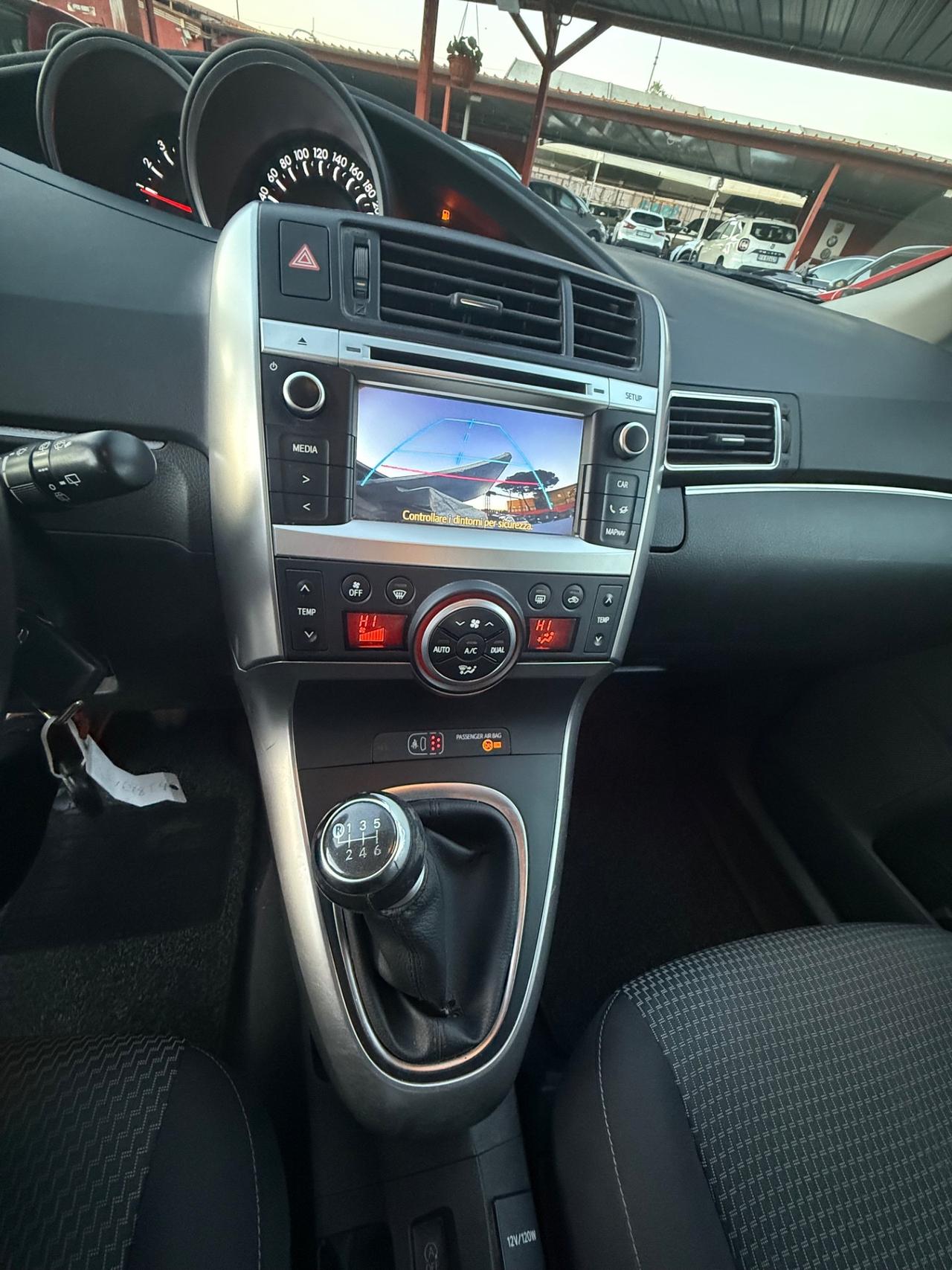 Verso 1.6 D-4D Style 7 posti-unipro-rate-garanzia