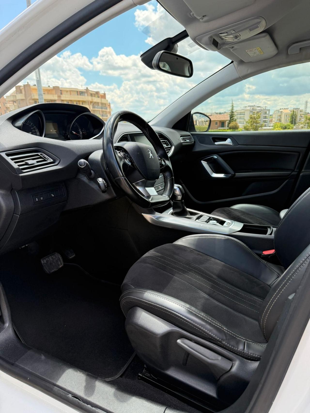 Peugeot 308 BlueHDi 120 S&S SW Allure