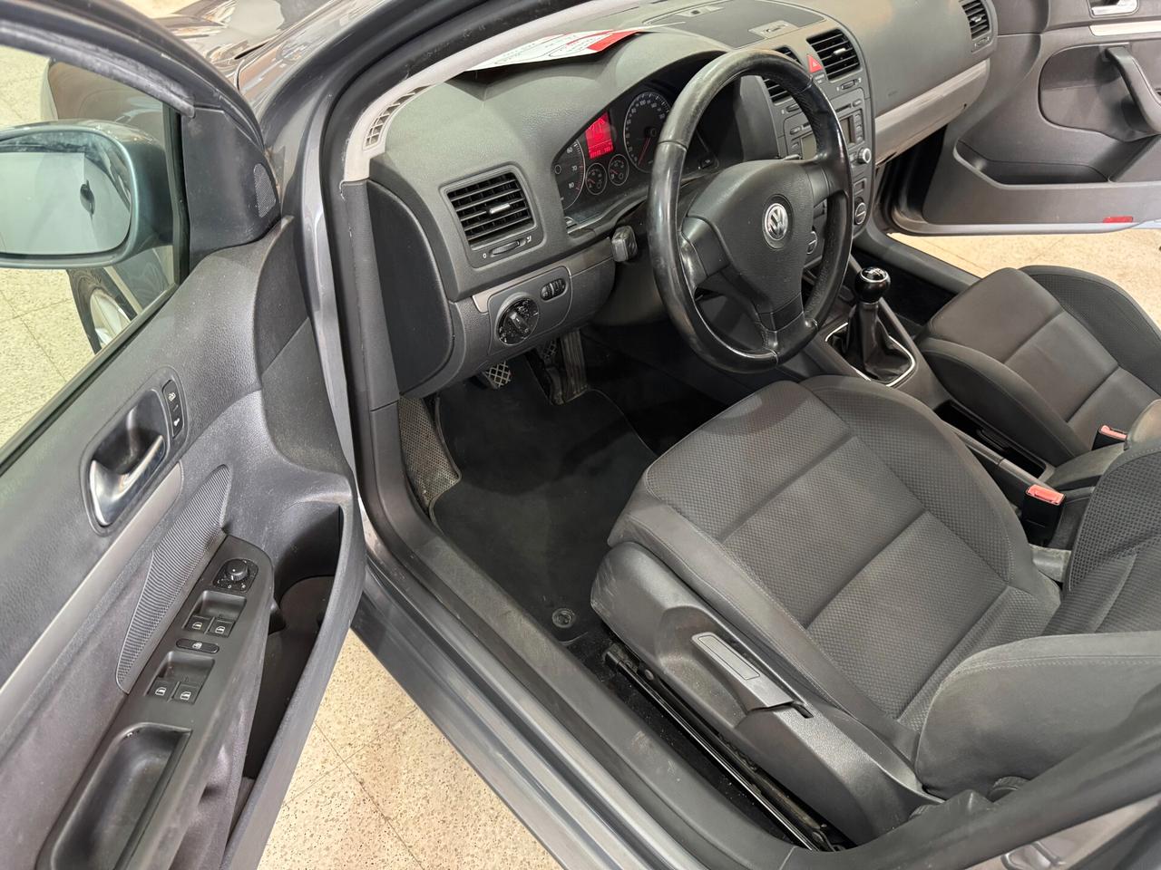 Volkswagen Golf 1.6 16V FSI 5p. Comfortline