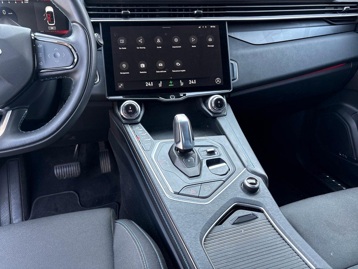 LYNK&CO 01 1.5 td phev auto