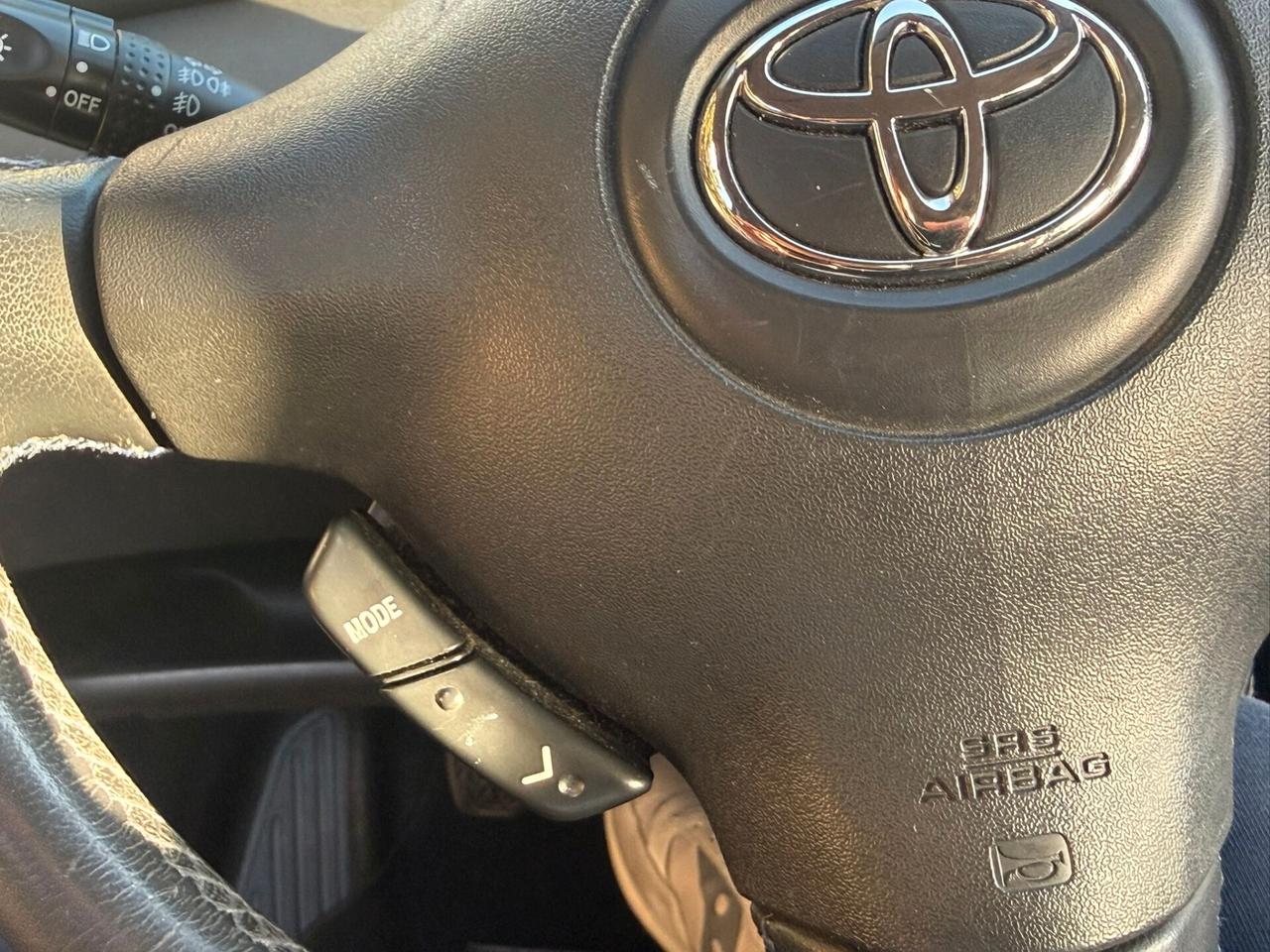 Toyota Yaris 1.0i 16V cat 5 porte Sol