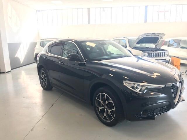 Alfa Romeo Stelvio 2.2 Turbodiesel 210 CV AT8 Q4 Executive PALETTE AL VOLANTE + CARBONIO INTERNO