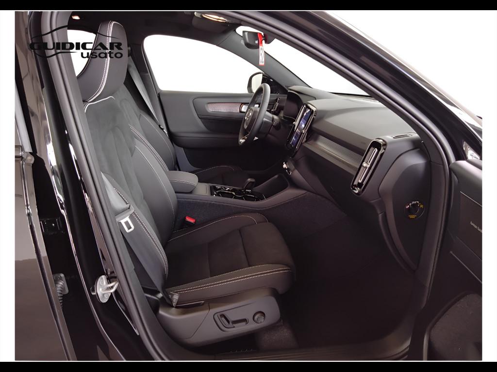 VOLVO XC40 2023 - XC40 2.0 b3 Plus Black Edition auto