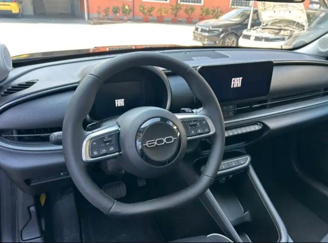 Fiat 600 Hybrid 110 CV DCT MHEV La Prima