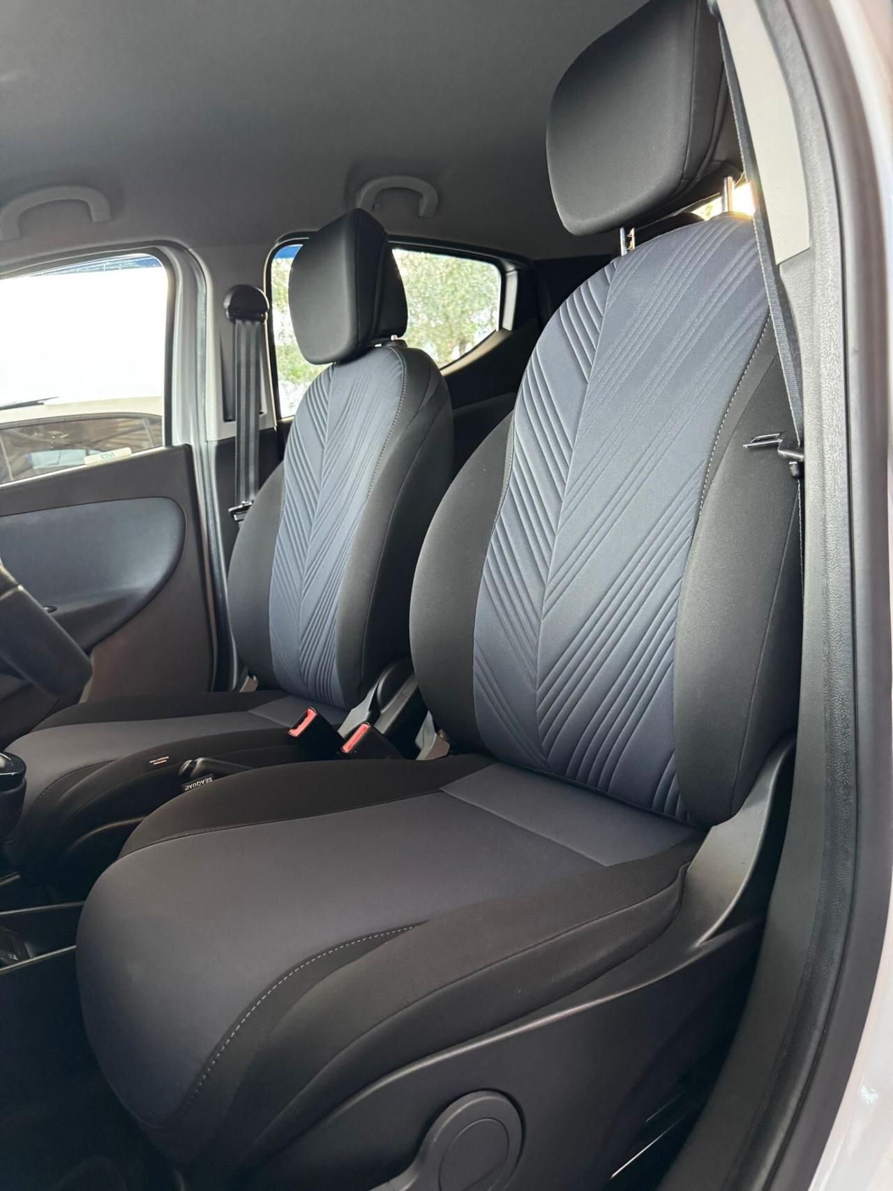 Lancia Ypsilon 1.0 FireFly 5 porte S&S Hybrid Ecochic Gold