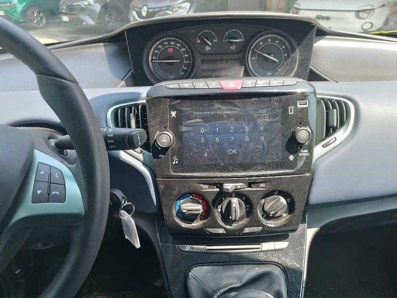 Lancia Ypsilon New 5 porte My24 1.0 Firefly 70 CvStart&Stop Hybrid Oro