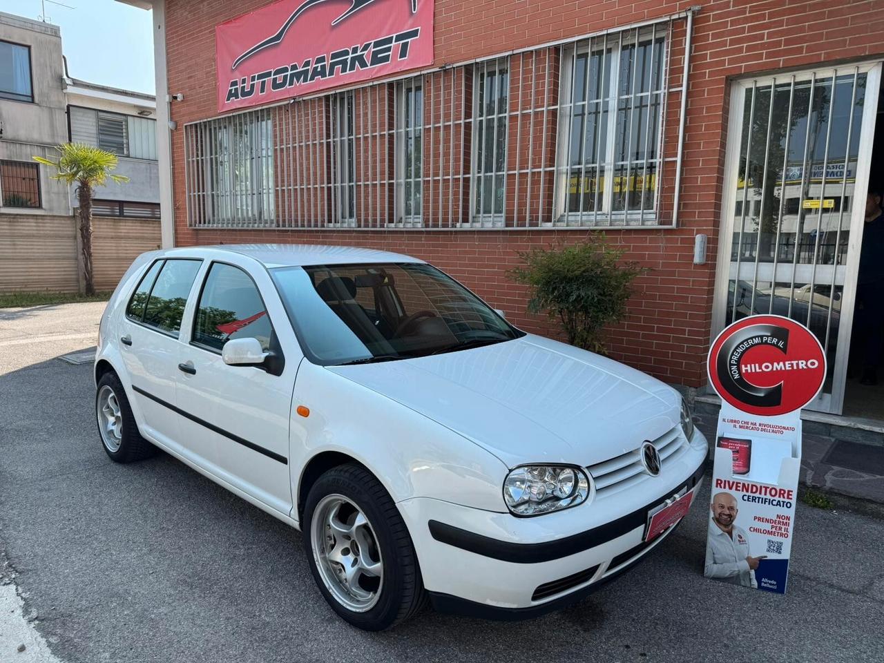 Volkswagen Golf 1.6 Highline 100cv