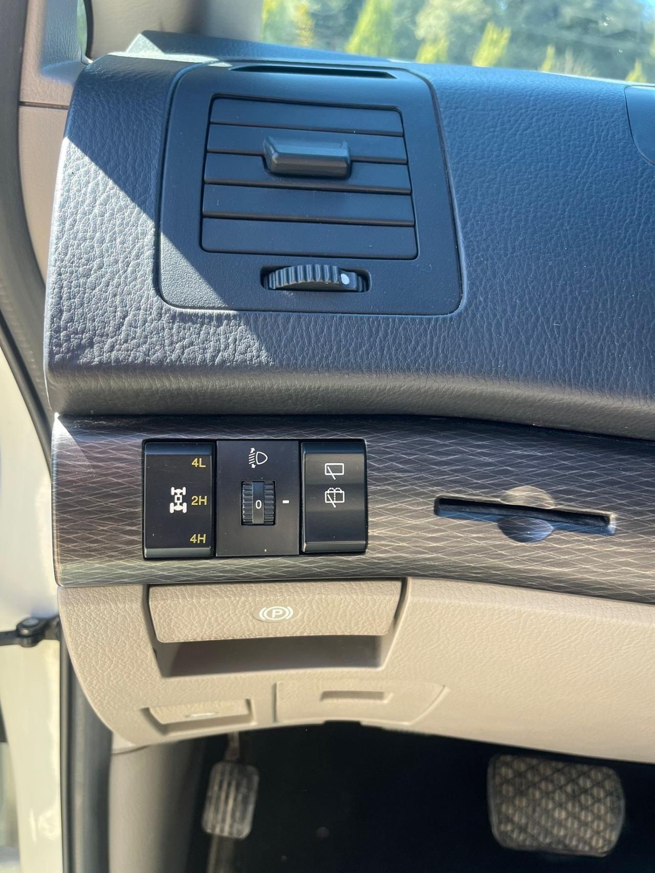 Ssangyong Rodius 2.2 Diesel - 4x4 - 7 Posti