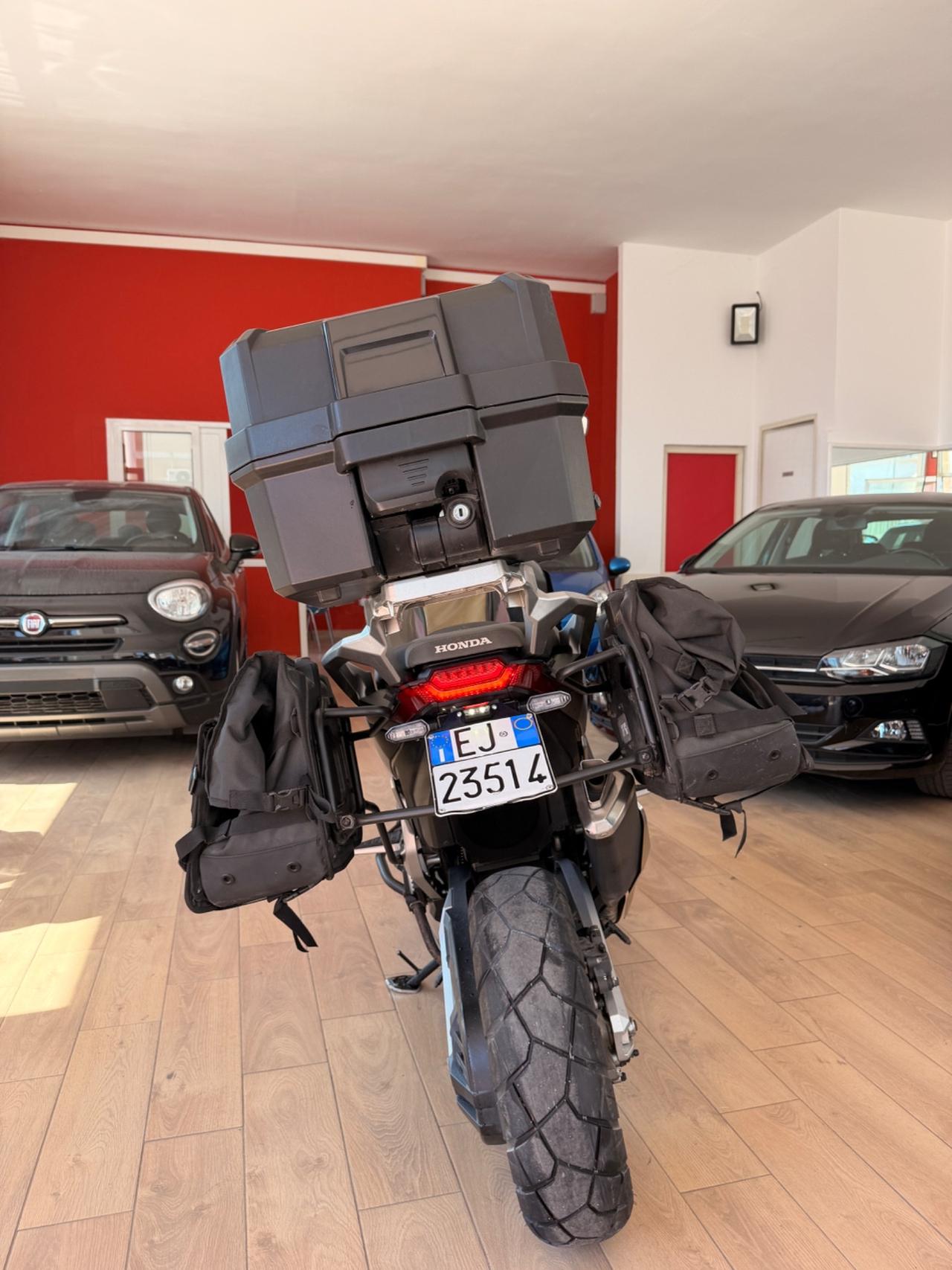 Honda X-ADV 750-2017 KEYLESS/LED/BORSE !LEGGI BENE!