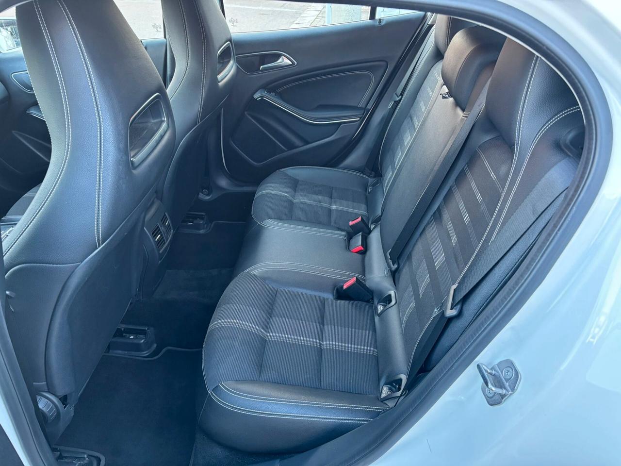 Mercedes GLA 180 d Automatic Sport - 2018