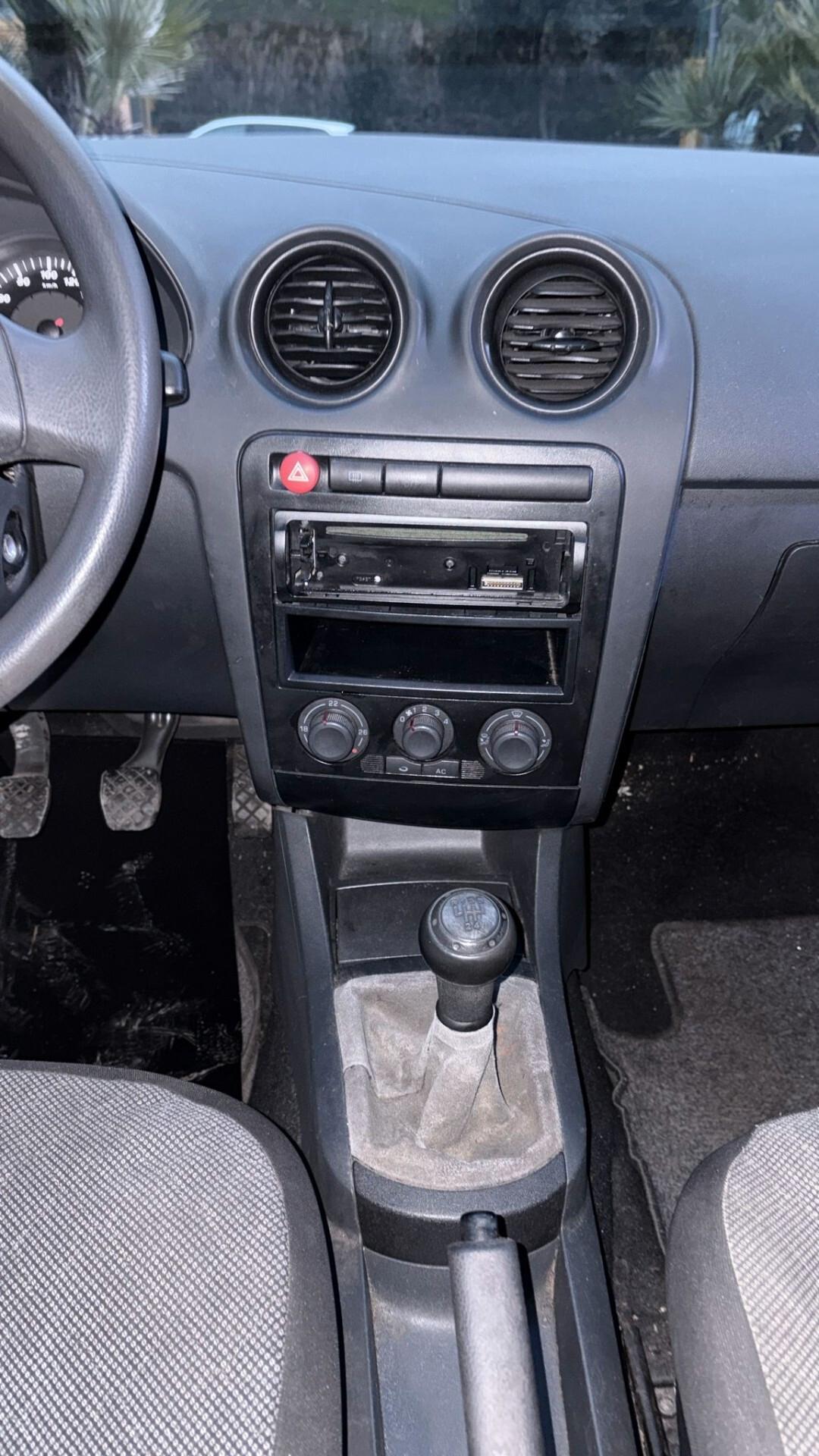 Seat Ibiza 1.2 12V 5p. Reference NEOPATENTATI