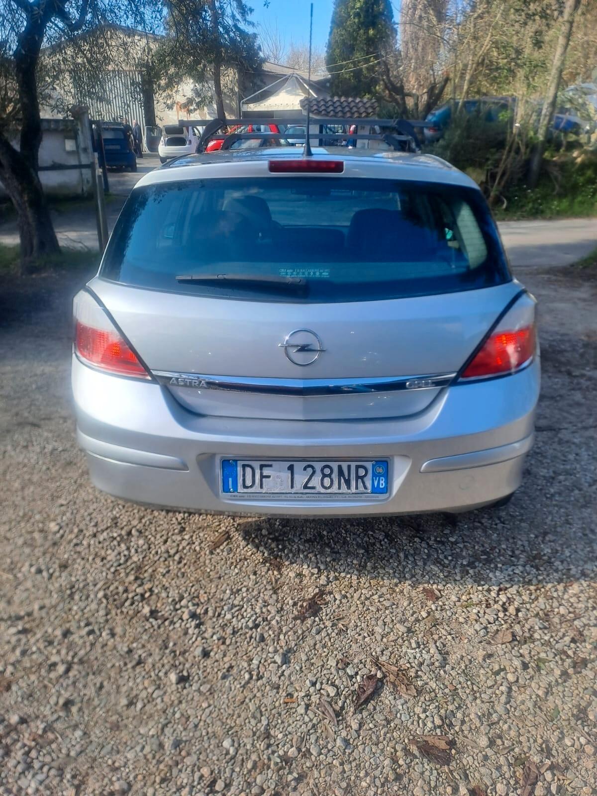 Opel Astra 1.6 16V Twinport 5 porte Cosmo km 103mila