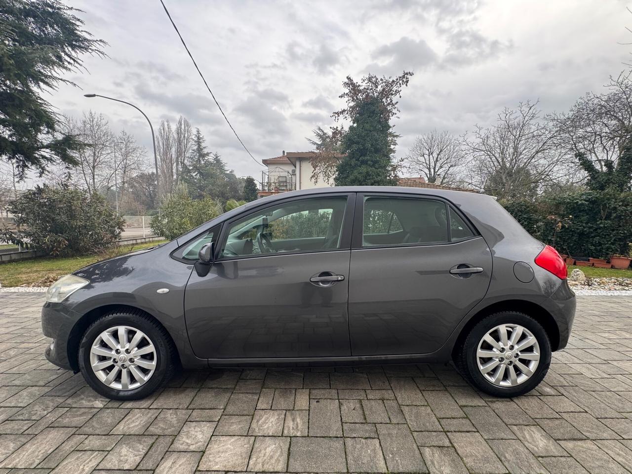 Toyota Auris 1.6 5 porte Sol OK NEOPATENTATI