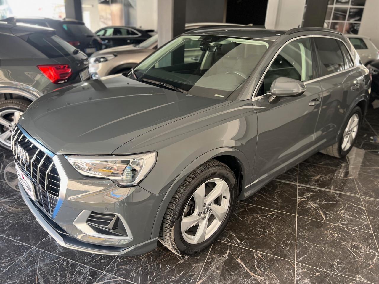 Audi Q3 35 2.0 tdi 150cv Business s-tronic LED/NAVI/18;