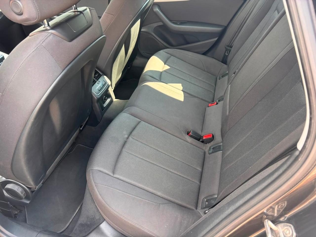 Audi A4 Avant 30 TDI/136 CV S tronic Business Advanced