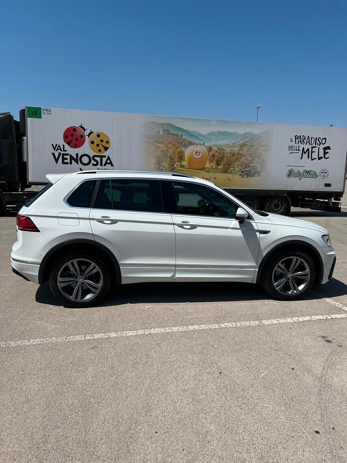 Volkswagen Tiguan 2.0 TDI SCR DSG 4MOTION Executive R-Line BMT