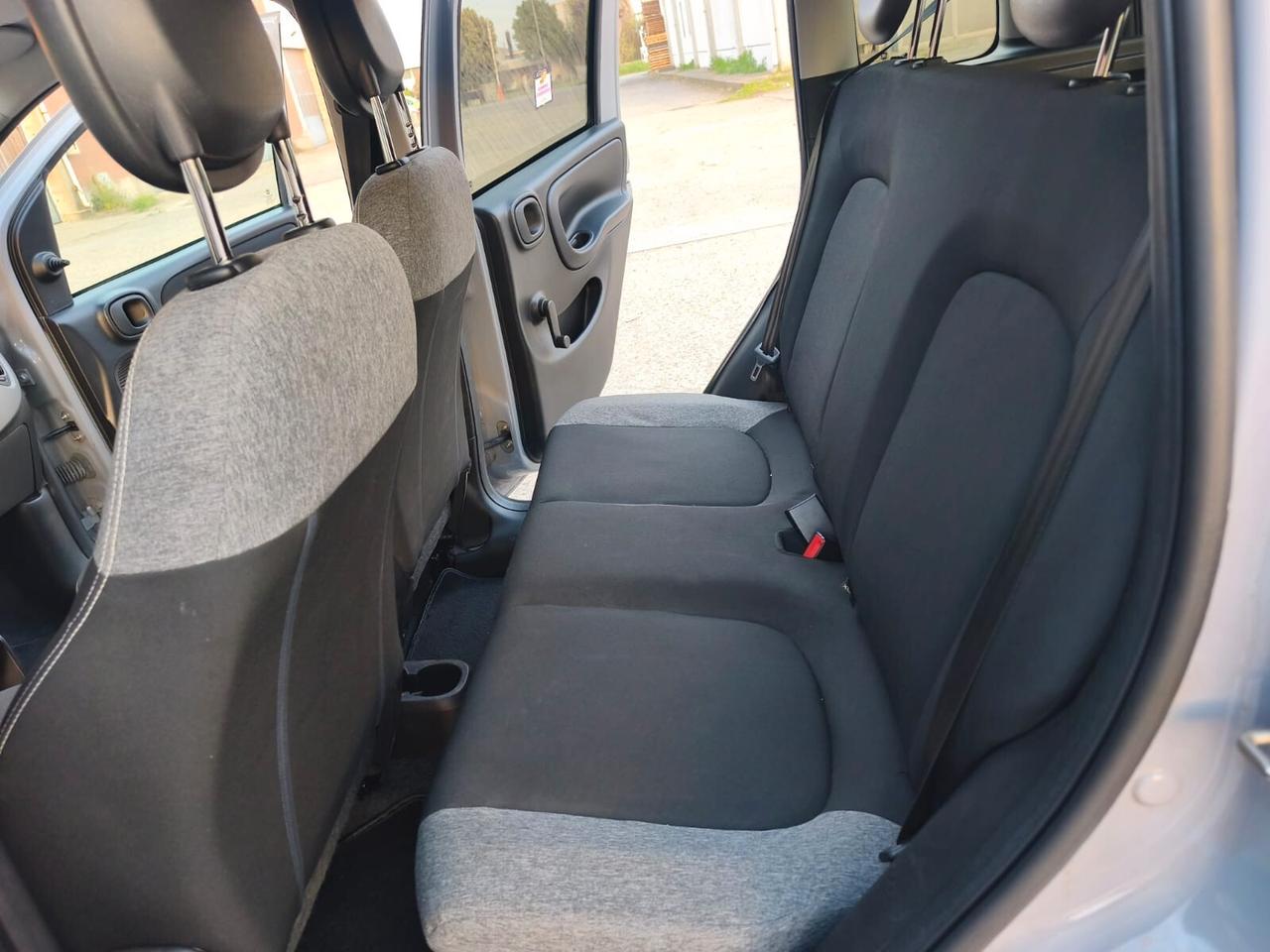 Fiat Panda 2022---1.0 Benzina Ibrida Neopatentati