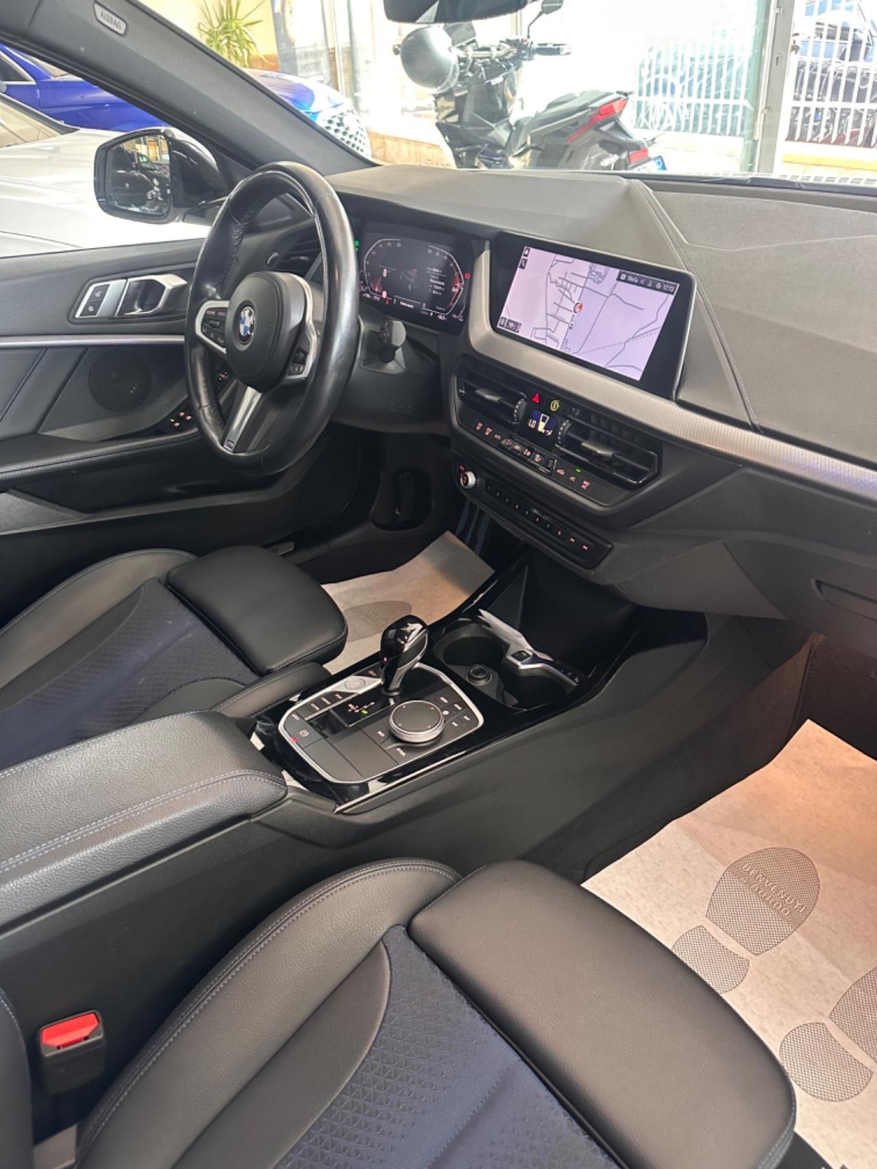 Bmw 118 118d 5p. Msport
