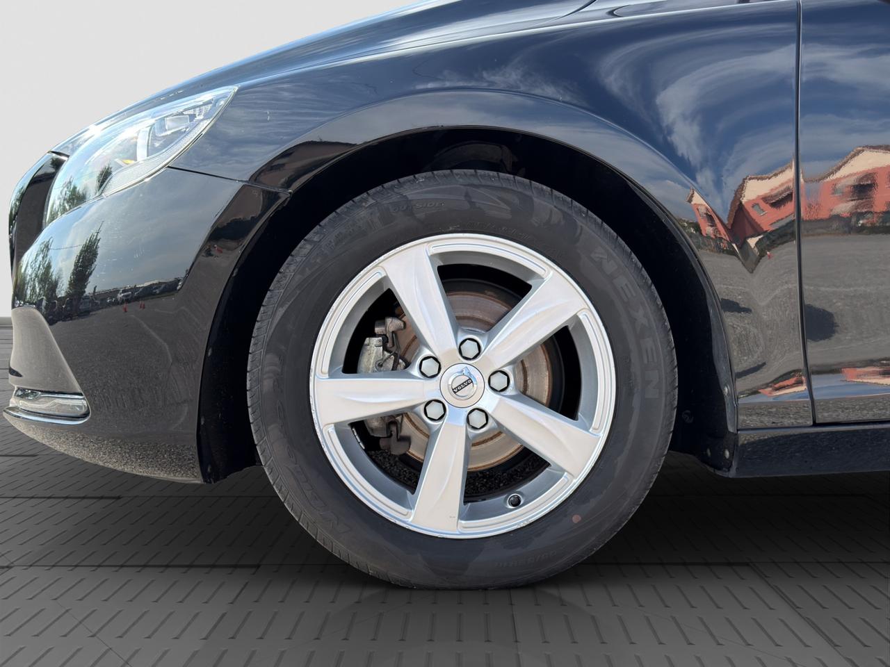 VOLVO V40 D2 Business