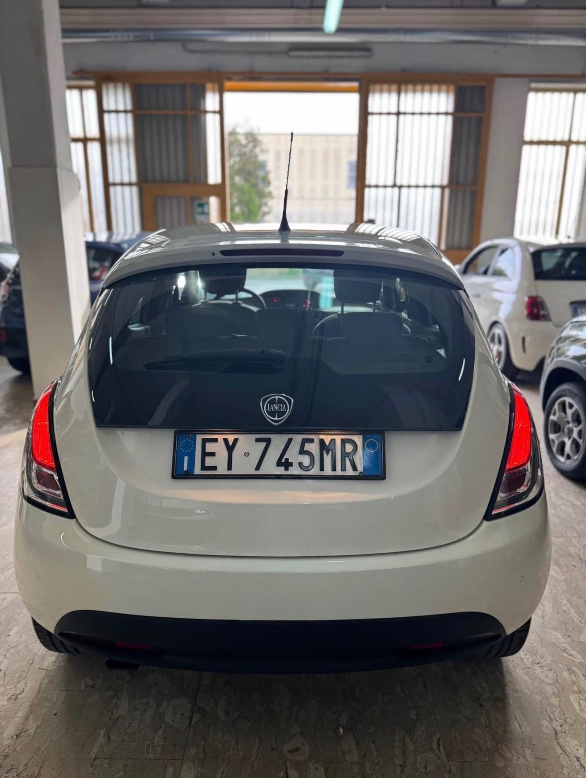 Lancia Ypsilon 1.2 69 CV 5 porte Platinum