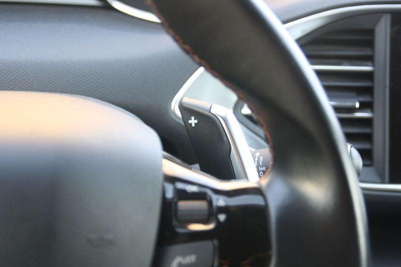 Peugeot 308 Allure BlueHDi 130 EAT8 S&S aut.