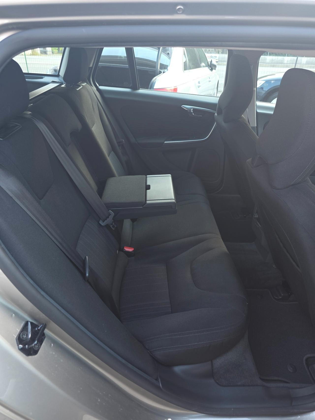 Volvo V60 D2 1.6 115cv Drive perfetta e garantita 12M