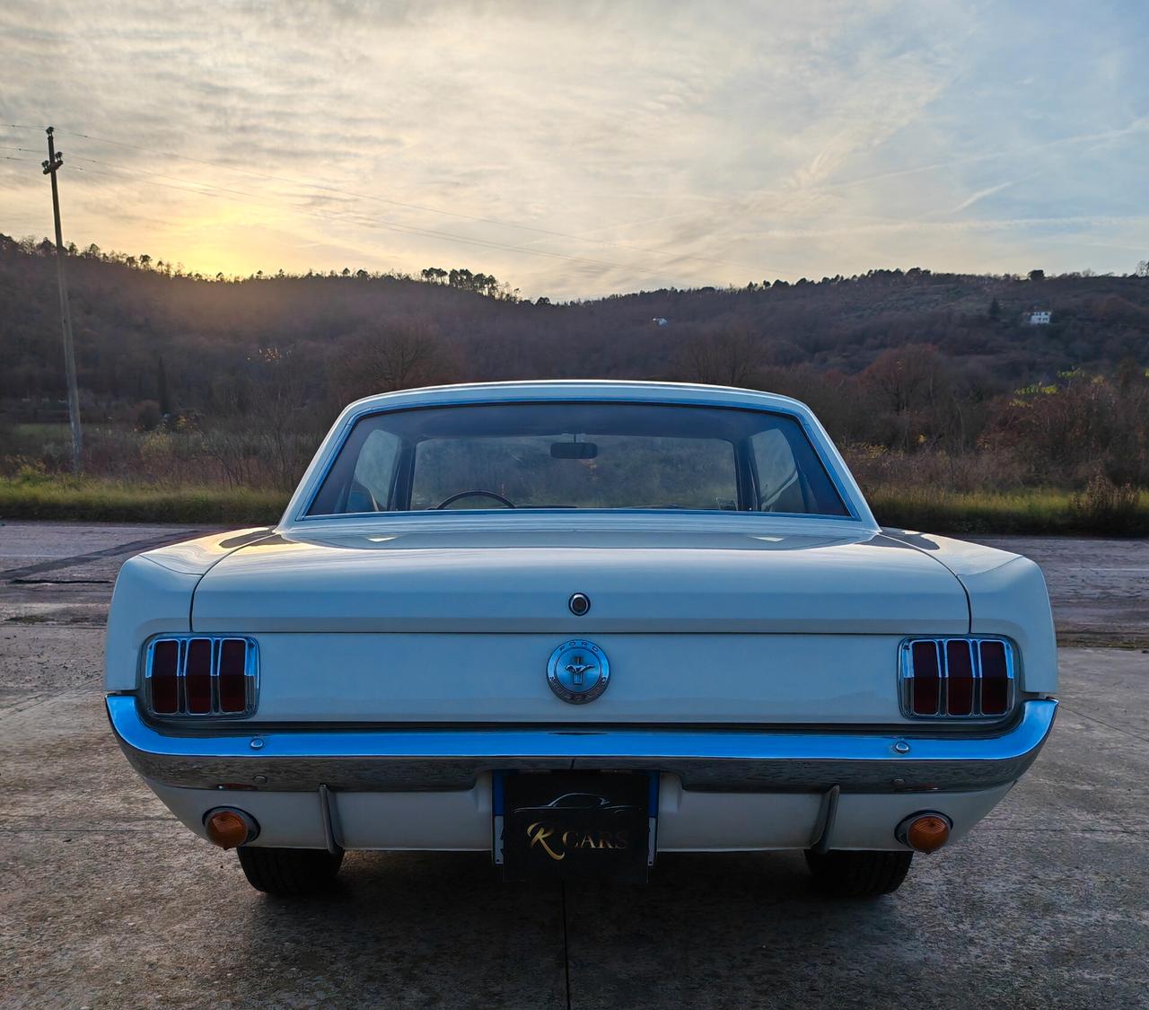 Ford MUSTANG coupè (RESTAURO TOTALE)