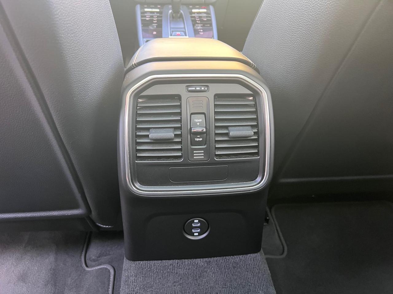 Porsche Macan 2.0 S #8216