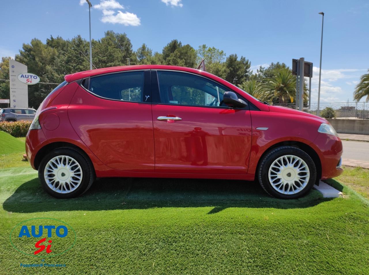 Lancia Ypsilon 1.3 Mjet - 95cv NEOPATENTATI