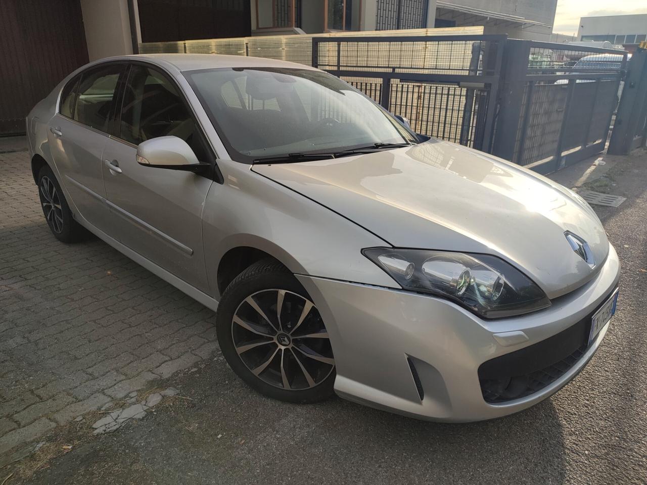 RENAULT NEW LAGUNA 1.5DIESEL BERLINA SPORT POCHI KM