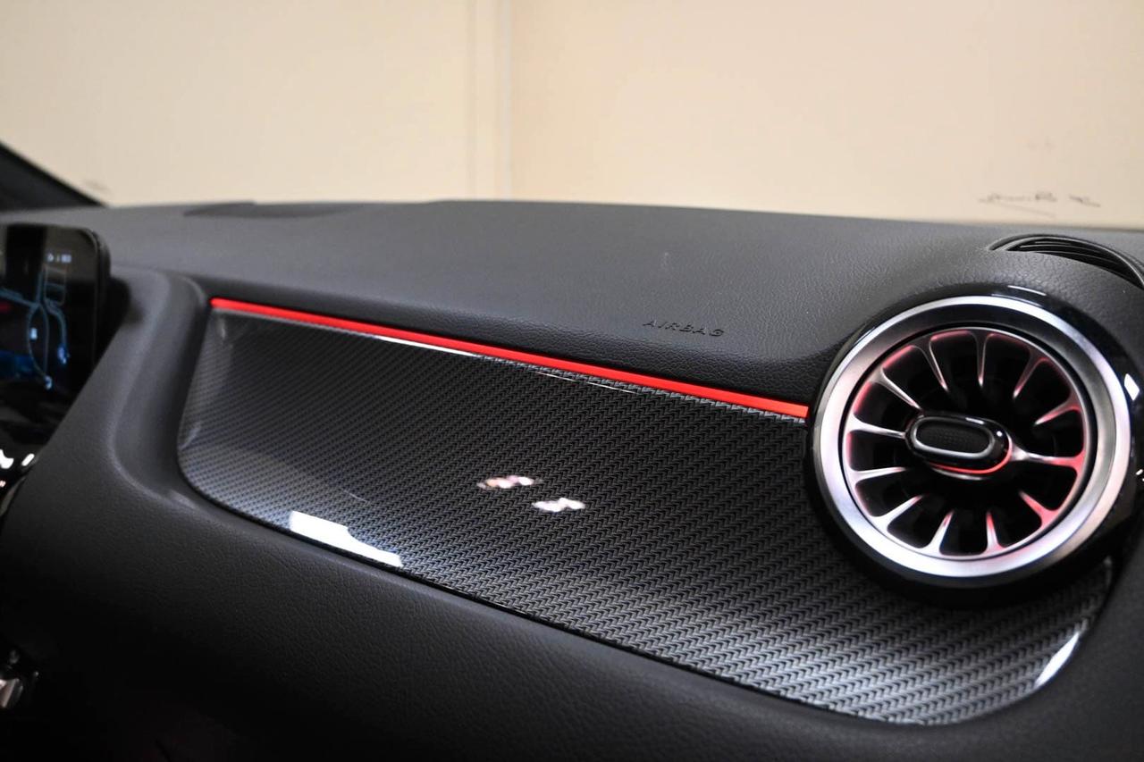 MERCEDES GLA (H247) GLA 200 d Automati...