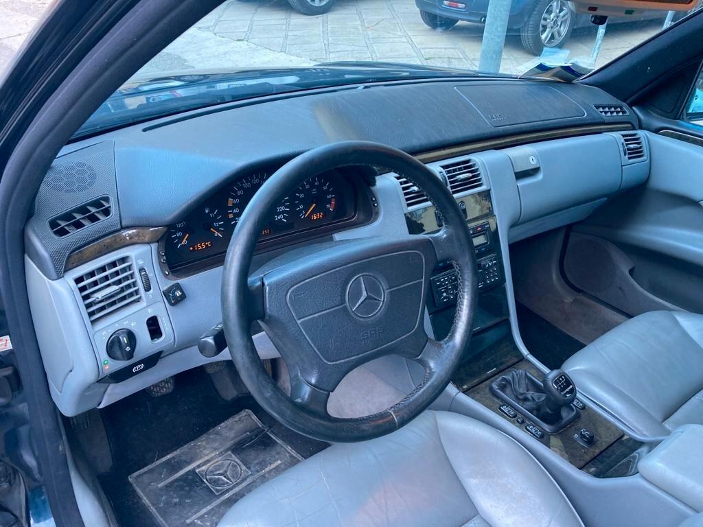 Mercedes-benz E 200 cat Classic