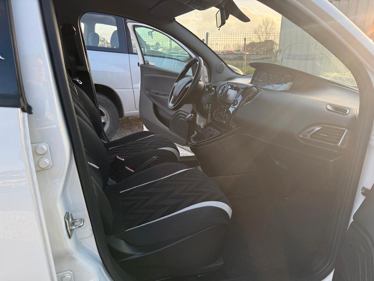 Lancia Ypsilon 1.3 MJT 16V 95 CV 5 porte S&S Gold