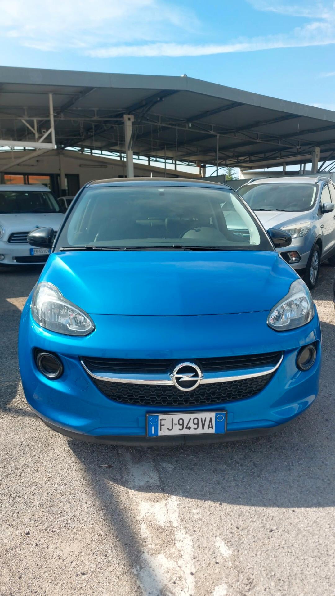 Opel Adam 1.2 70 CV Black Jack