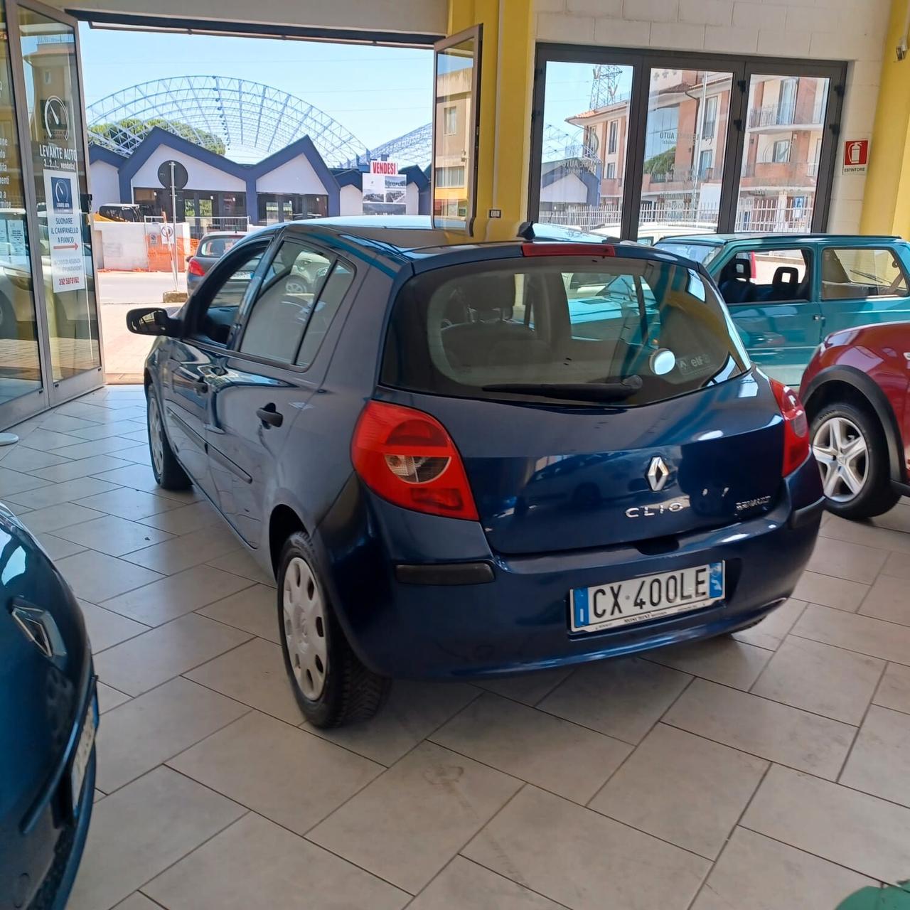 CLIO 1.1 BENZINA PER NEOPATENTATI GARANZIA INCLUSA