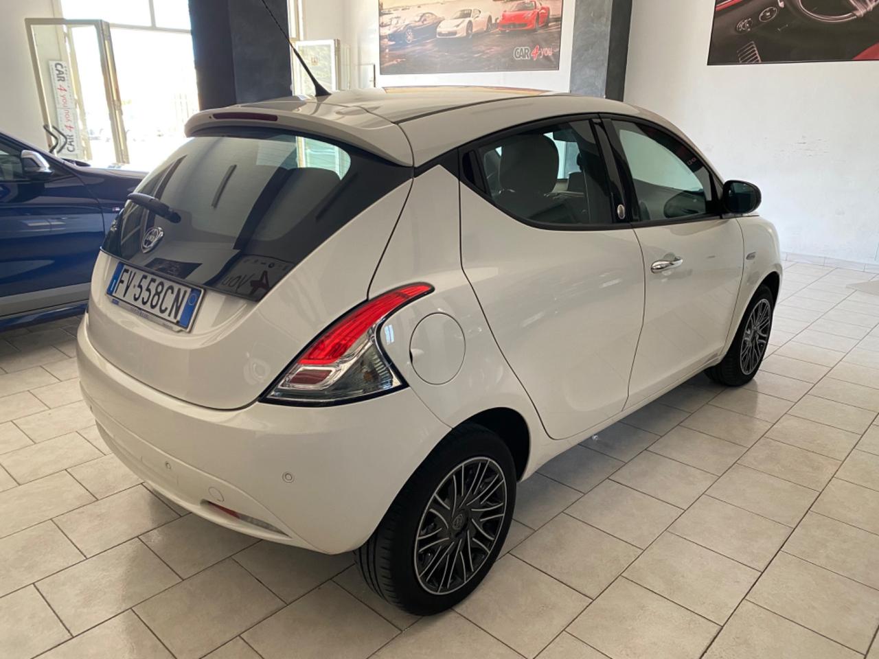 Lancia Ypsilon 1.2 69 CV 5 porte GPL Ecochic Gold