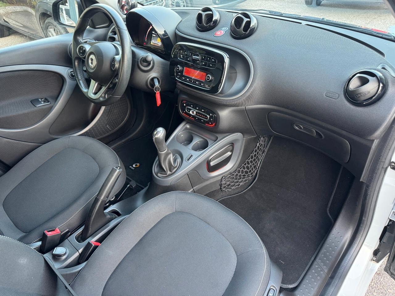 Smart ForFour 70 1.0 Passion 2018 LED