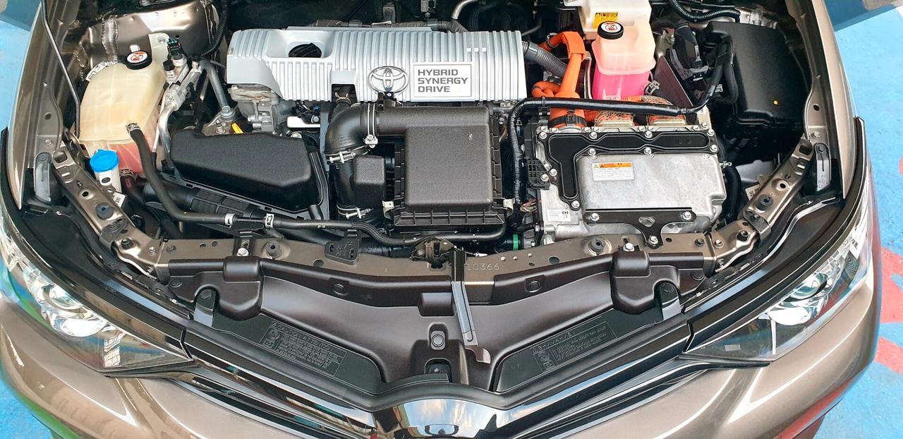 TOYOTA AURIS 1.8 BENZINA/HYBRID GARANZIA DI CASA TOYOTA