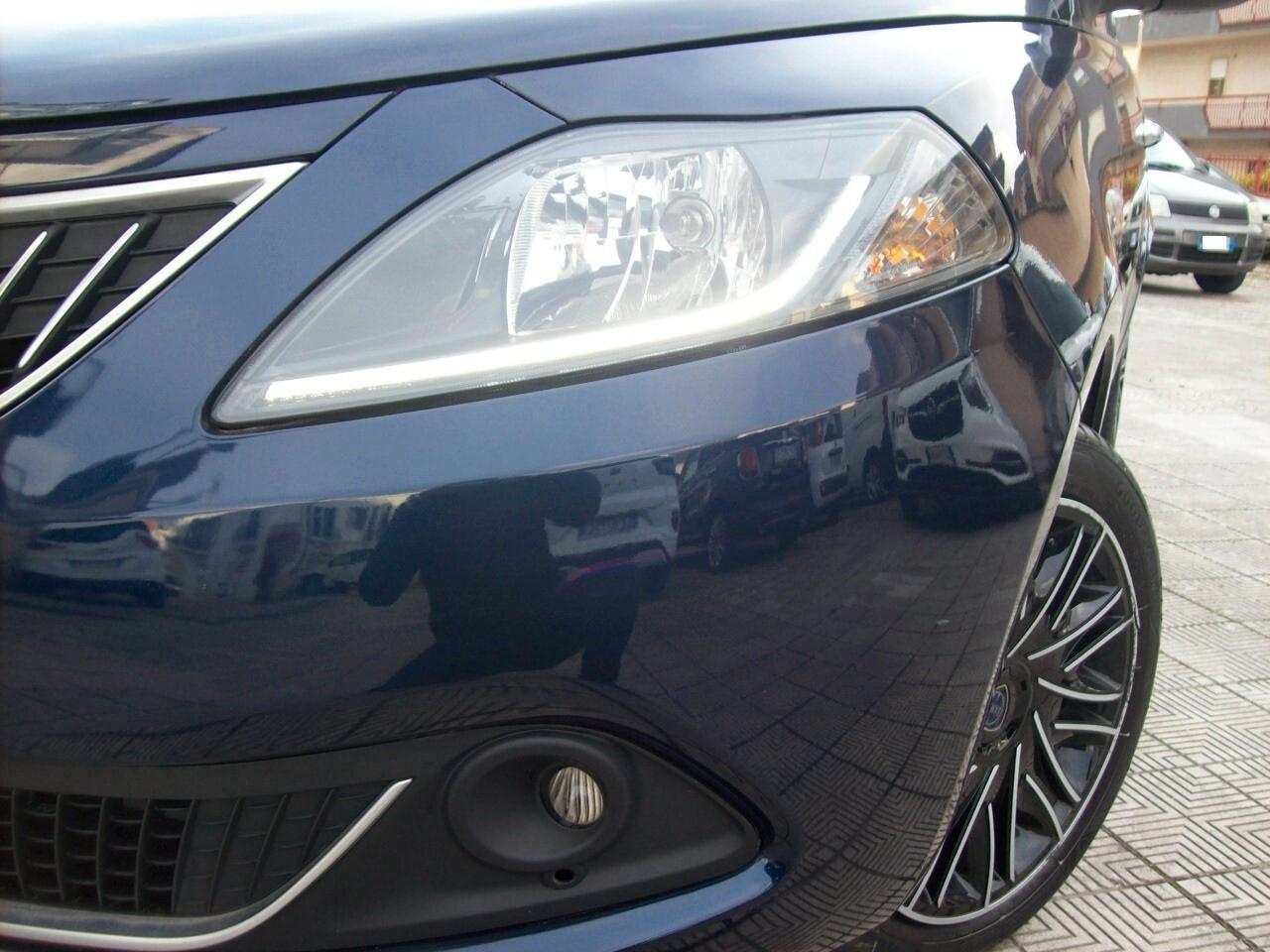 Lancia Ypsilon 1.0 FireFly 5 porte S&S Hybrid Ecochic Gold