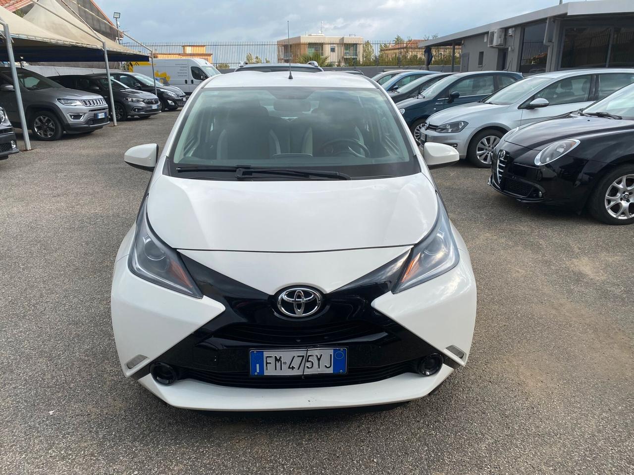 Toyota Aygo 1.0 VVT-i 69 CV 5 porte x-business MMT