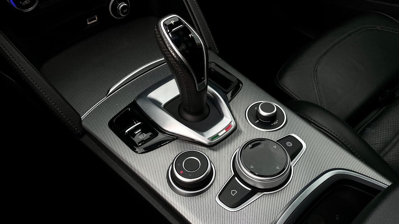 ALFA ROMEO STELVIO 2.2 VELOCE TURBODIESEL Q4 210 CV - TETTO, PELLE, FULL LED