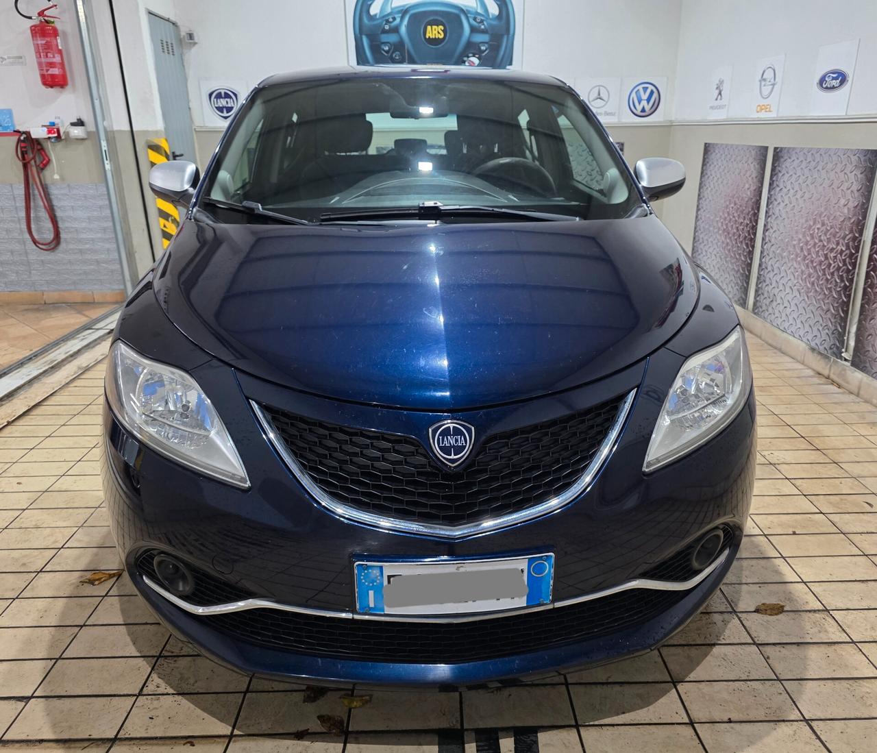 Lancia Ypsilon 1.2 69 CV 5 porte Gold
